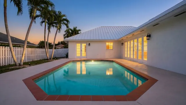 6371 Pinecrest — a frame from the film